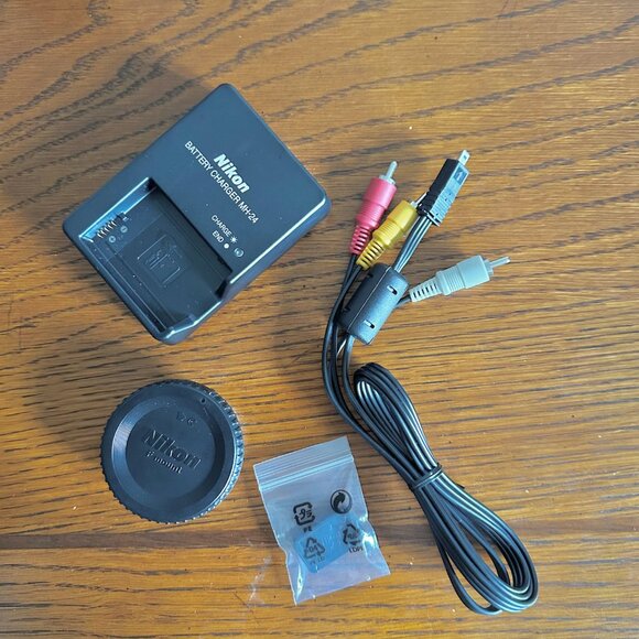 Like New Nikon Lens - AF-P DX NIKKOR 70-300mm f/4.5-6.3G ED + Accessories - Picture 10 of 10